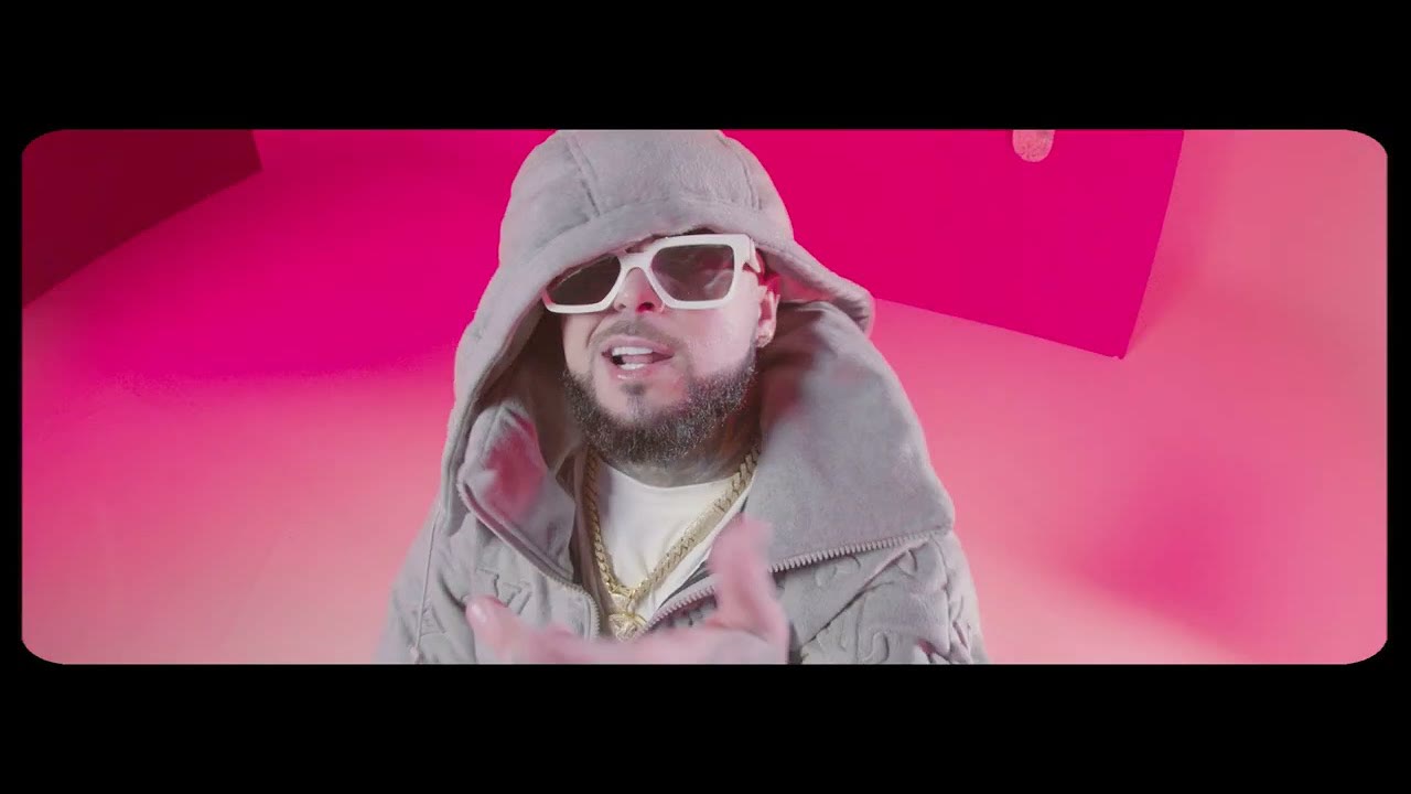 Fotograma de «Asere»: Wolf Mia y sus invitados en el video musical